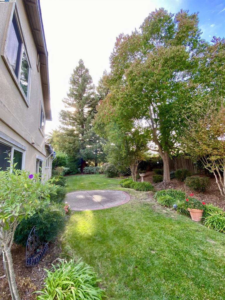 TWIN CREEK - Residential