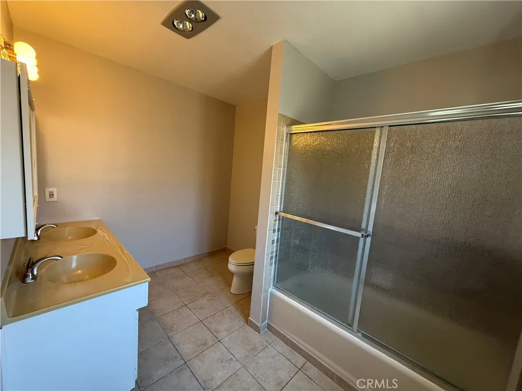 Artesia, California 90701, United States, 4 Bedrooms Bedrooms, ,2 BathroomsBathrooms,Residential,Active,160808