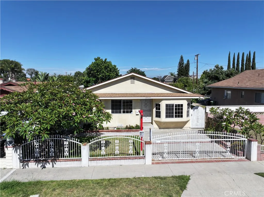 Artesia, California 90701, United States, 4 Bedrooms Bedrooms, ,2 BathroomsBathrooms,Residential,Active,160808