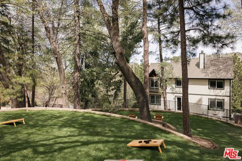 Photo of 958 Lucerne Lane, Lake Arrowhead, CA 92352 (MLS # 26674033)