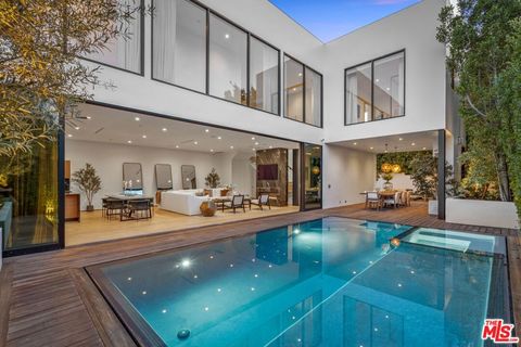 Photo of 133 N Edinburgh Avenue, Los Angeles, CA 90048 (MLS # 25615069)