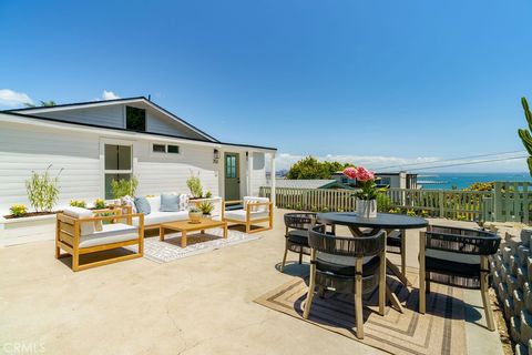 Photo of 702 W 34th ST, San Pedro, CA 90731 (MLS # SB26115762)
