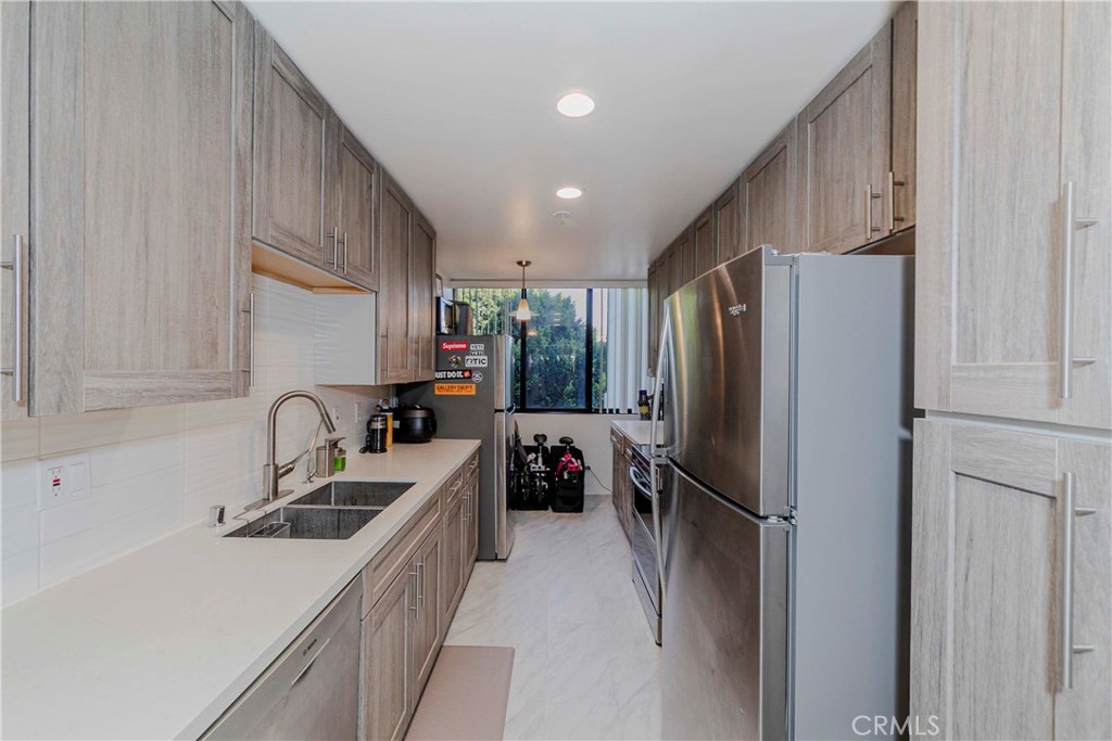 222 S Central Avenue 320