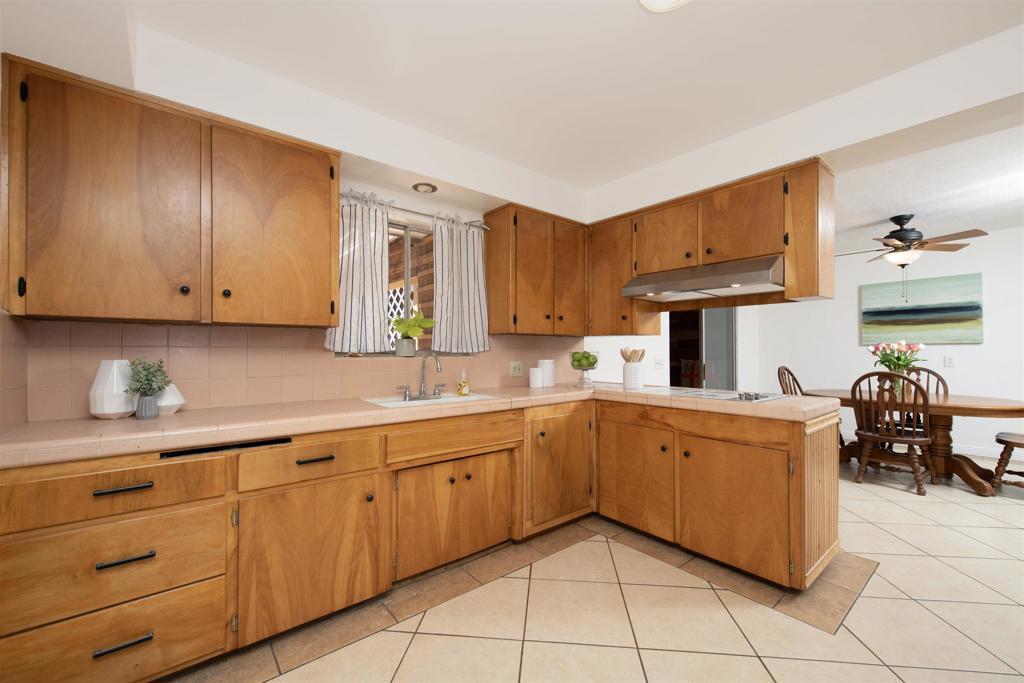 1687 S Citrus
