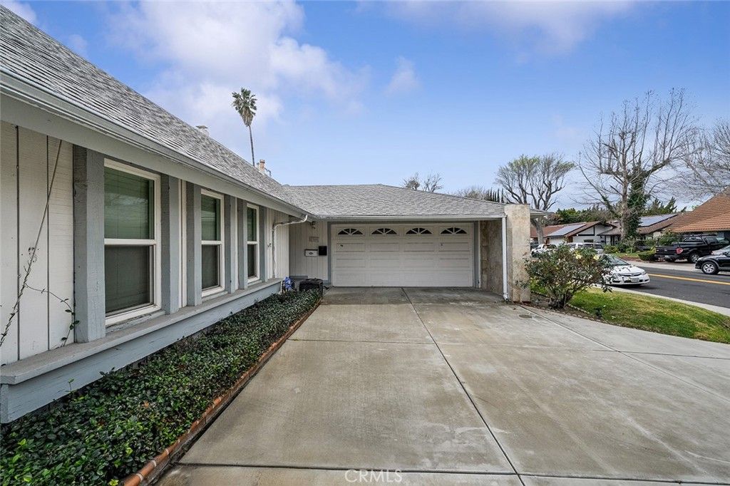 Photo of 23850 Via Jacara, Valencia, CA 91355 (MLS # CV26037411)