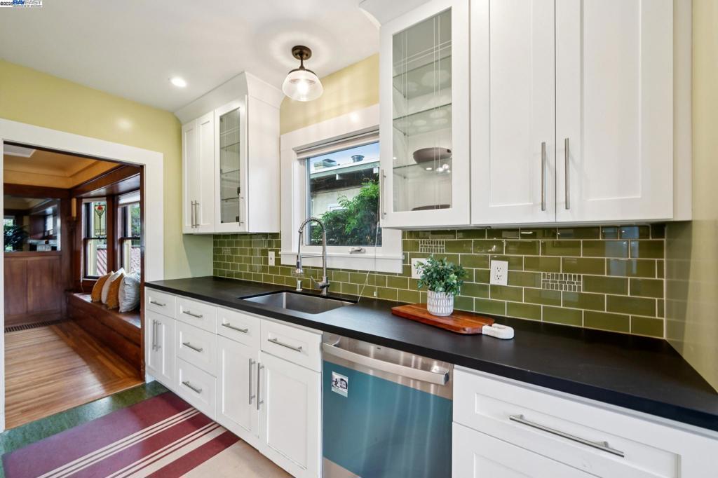 EAST END - Residential