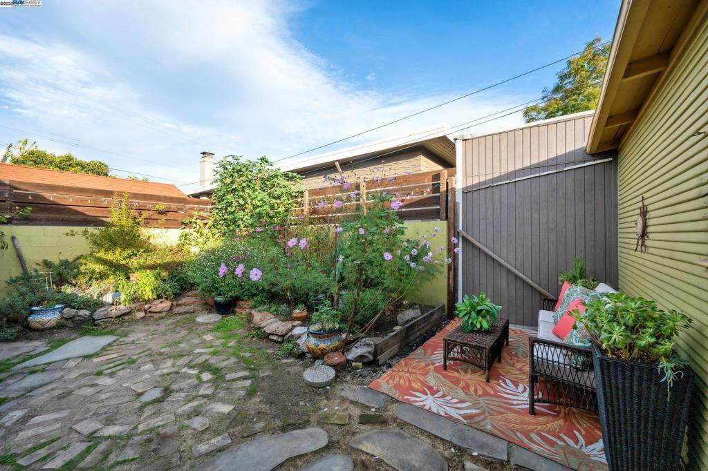 EAST END - Residential