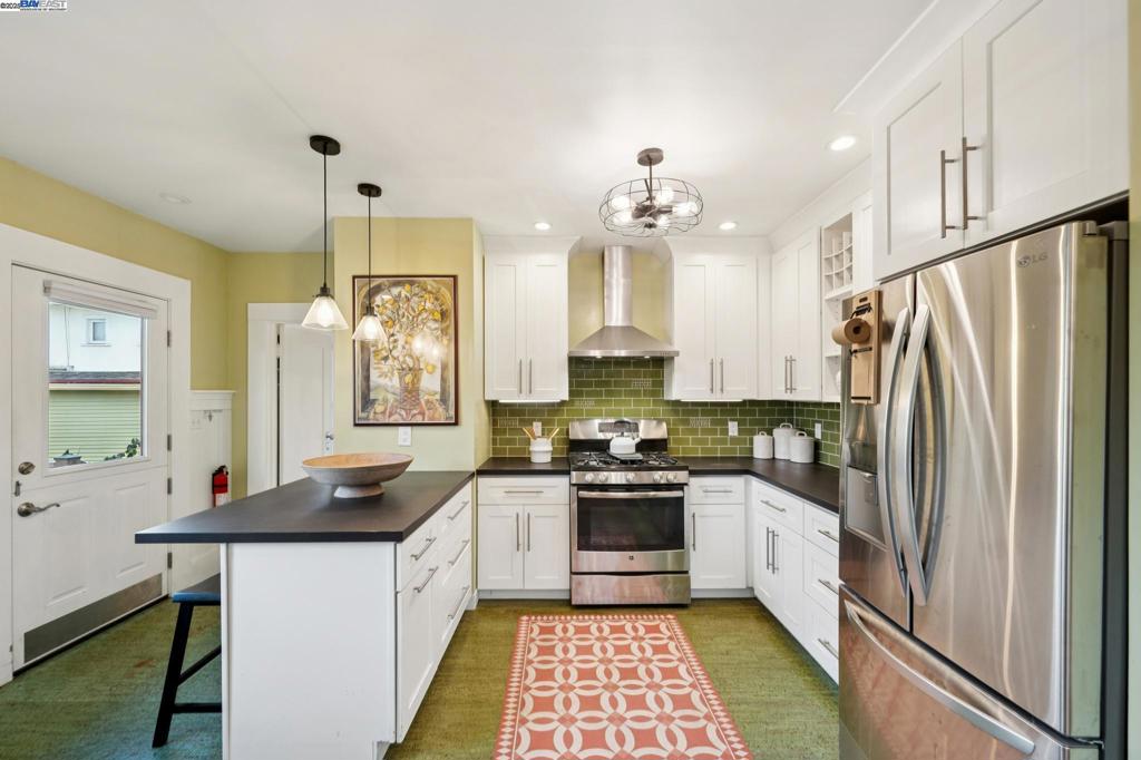 EAST END - Residential