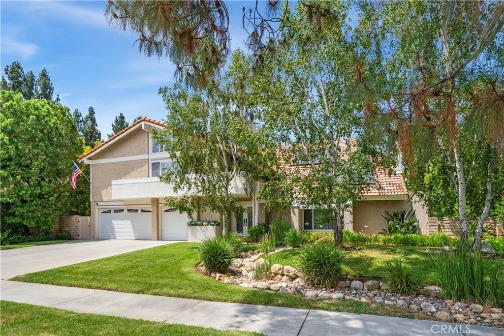 Photo of 19523 Ballinger Street, Northridge, CA 91324 (MLS # BB25170150)