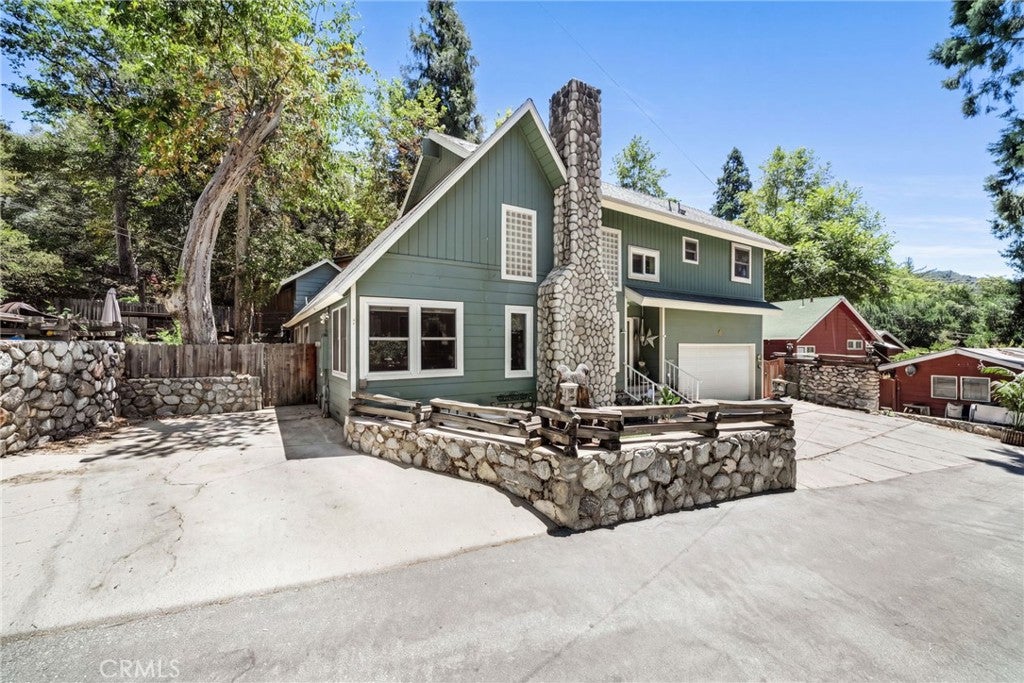 6 Oak Drive