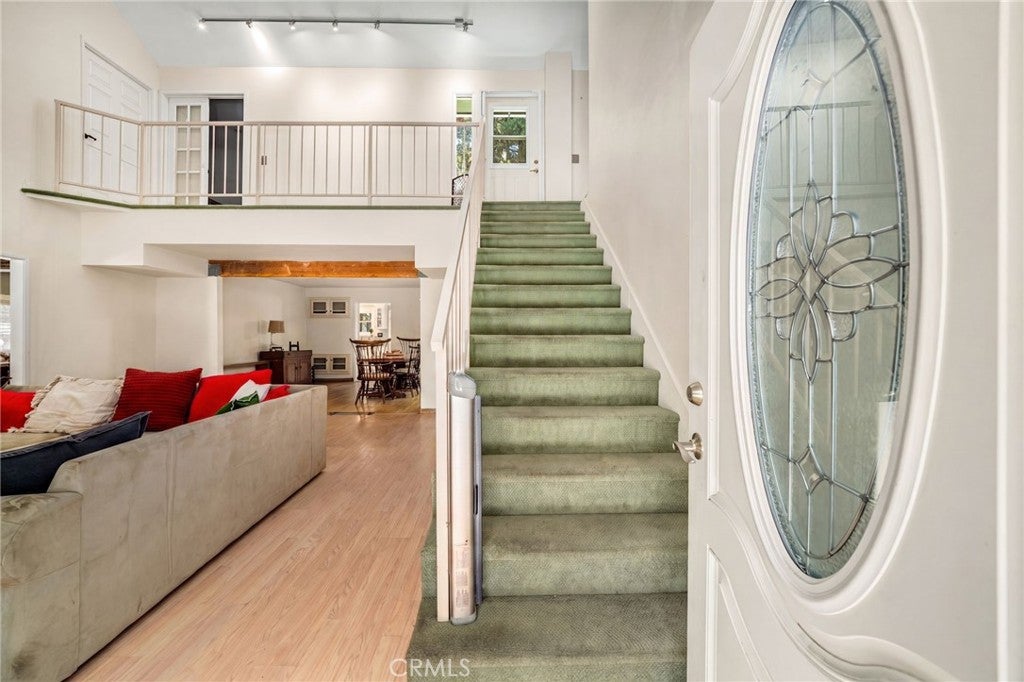6 Oak Drive
