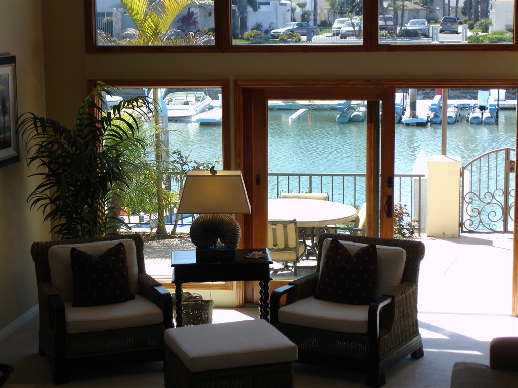 WATER FRONT HOME ALL UTIL INCL. PRIVATE DOCK FOR 61' BOAT. STEPS TO BEACH, BEAUTIFUL, SPACIOUS AND FULLY FURNISHED INCLUDING ALL LINENS. 1 BDRM DOWN 3 BDRM UP, VIEW OF CHANNEL AND PRIVATE BOAT DOCK. 4 LARGE PATIO SLIDING DOORS LETS IN THE OCEAN BREEZE. 2 KAYAKS ON DOCK FOR YOU TO USE. CLOSE TO RESORT, SHOPS & ENTERTAINMENT. COMMUNITY HAS TENNIS COURTS, PARKS, TOT LOT AND BEACH. CLOSE TO GAS LAMP DIST. AND CONVENTION CENTER. SAN DIEGO ZOO, BOTANICAL GARDENS, SEA WORLD. IMMEDIATE AVAILABILITY. PLEASE DO NOT DISTURB OCCUPANTS, CONTACT LISTING AGENT BY TEXT AT 619-307-9328 OR EMAIL SteveSpiro.MaritimeProperties@gmail.com. Price, terms and deposit and dates negotiable subject to owner approval. Neighborhoods: Green Turtle Complex Features: ,,