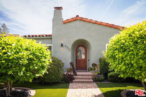 Photo of 4312 9th Avenue, Los Angeles, CA 90008 (MLS # 26681611)