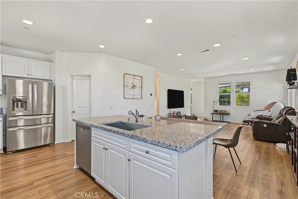 8881 Orangethorpe