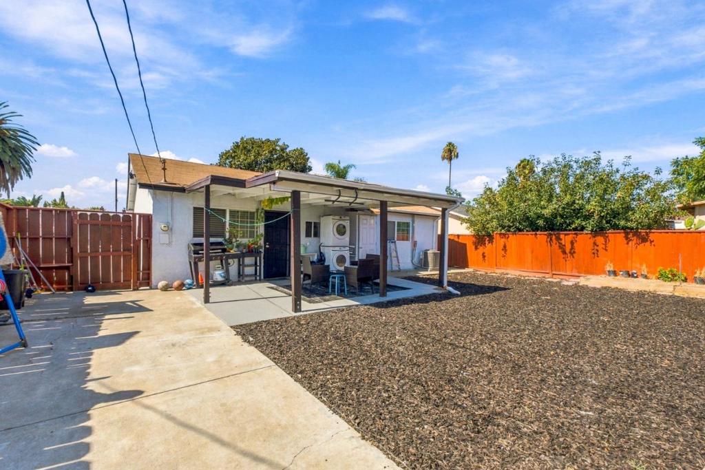 1210 Gainsville Avenue