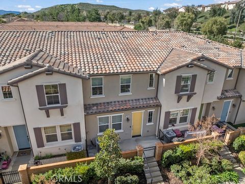 Photo of 28649 Jardineras Drive, Valencia, CA 91354 (MLS # SR26034554)