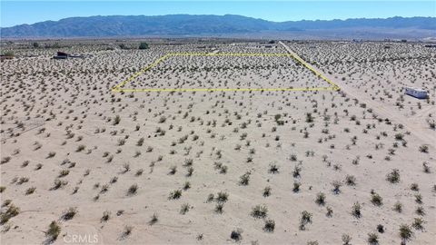 Photo of 0 Pampas Avenue, 29 Palms, CA 92277 (MLS # SW25258208)