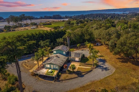 Photo of 181 Spring View Road, Watsonville, CA 95076 (MLS # ML82064328)