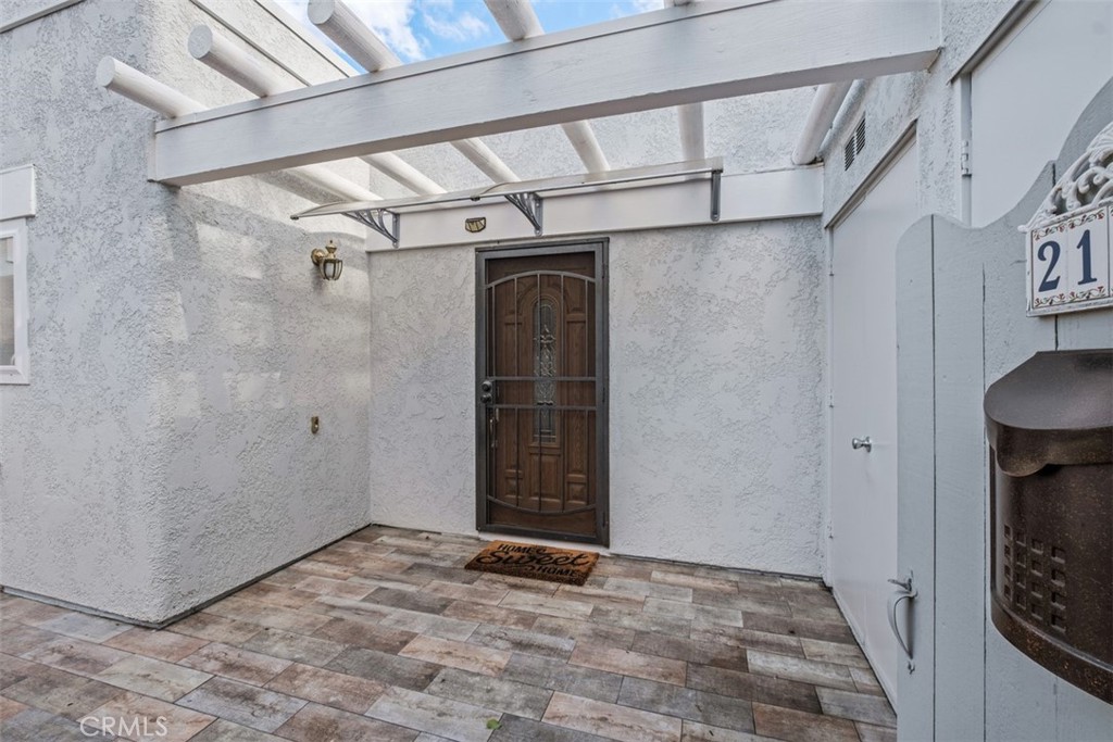 2198 Via Mariposa E D