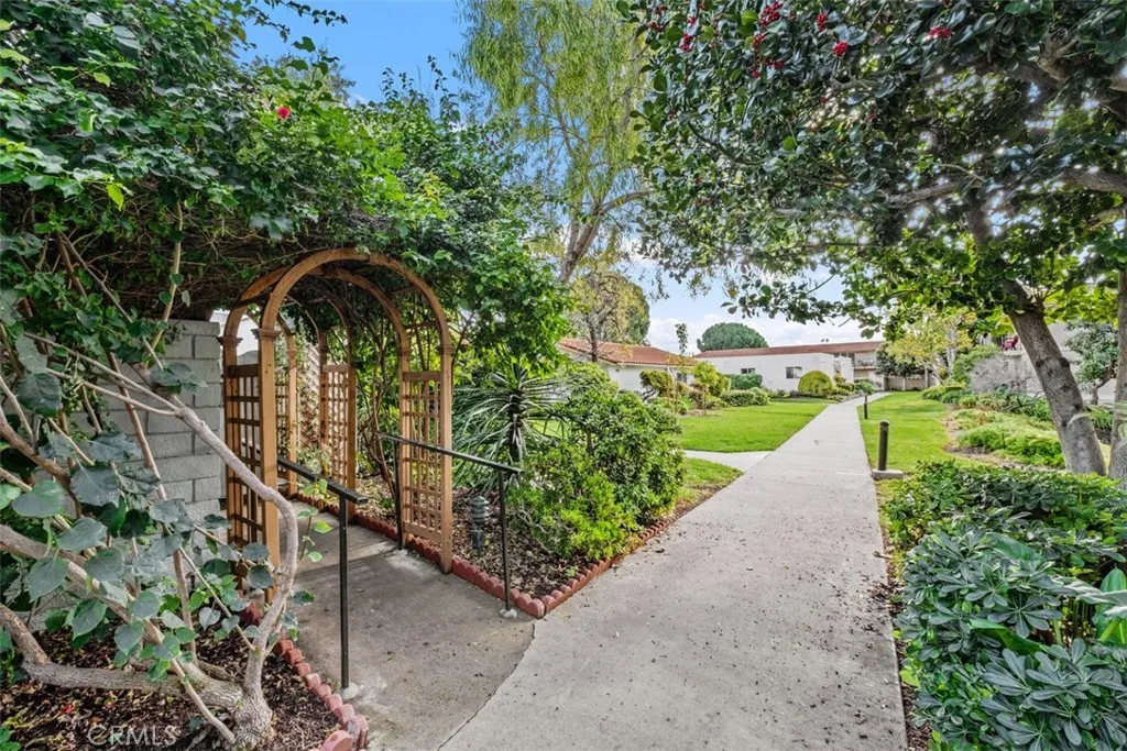 Laguna Woods, California 92637, United States, 2 Bedrooms Bedrooms, ,2 BathroomsBathrooms,Residential,Active,252105