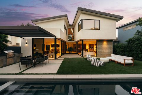 Photo of 2831 Malcolm Avenue, Los Angeles, CA 90064 (MLS # 25563723)