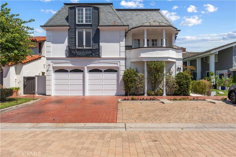 Photo of 94 Linda Isle Isle, Newport Beach, CA 92660 (MLS # NP26172928)