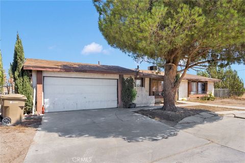 Photo of 14720 Main Street, Hesperia, CA 92345 (MLS # HD25201076)