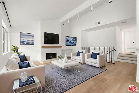 Photo of 1722 Palisades Drive, Pacific Palisades, CA 90272 (MLS # 26640457)