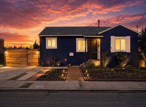 Photo of 25467 Del Mar Avenue, Hayward, CA 94542 (MLS # ML82045865)