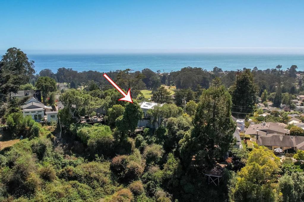 555 Vista Del Mar Drive
