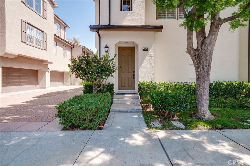 191 Lockford, Irvine CA 92602