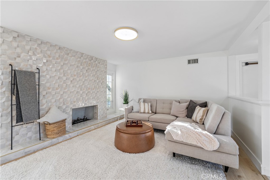 24135 Las Naranjas Drive