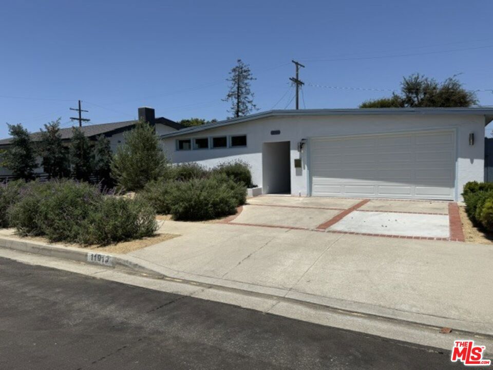 11919 Weir Street