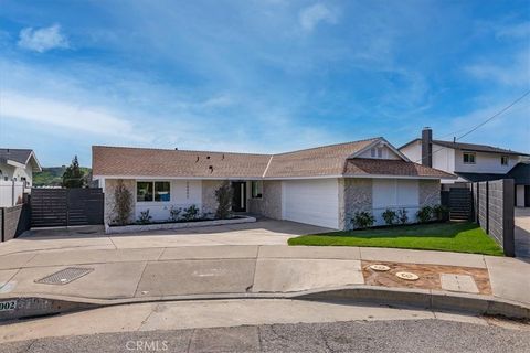 Photo of 26002 Adamor Road, Calabasas, CA 91302 (MLS # IG26020497)