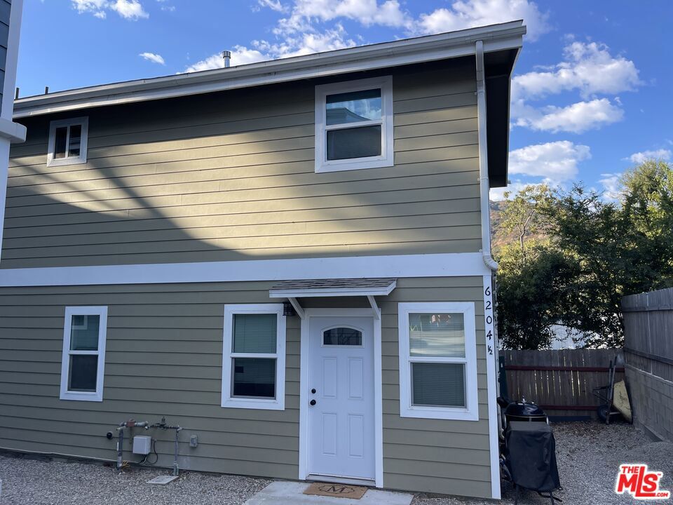 2020 built ADU unit with good location and beautiful mountain view, kitchen and living room at down stairs, 2 bed room 2 bath upstairs, laundry in unit, 2 parking tandem, tenant pay utilities $250.- per month(Electric, gas, water), WIFI $ 30.-