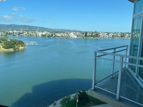 Photo of 1 Lakeside Dr Dr #821, Oakland, CA 94612 (MLS # 41119428)