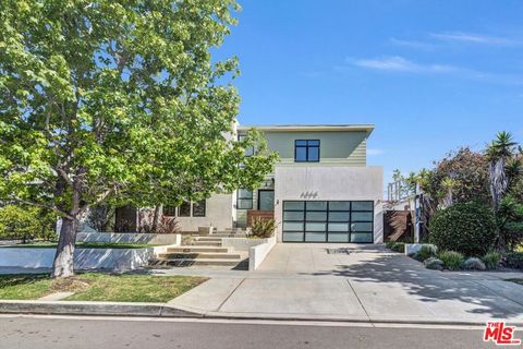 Photo of 1635 19th Street, Manhattan Beach, CA 90266 (MLS # 26833327)