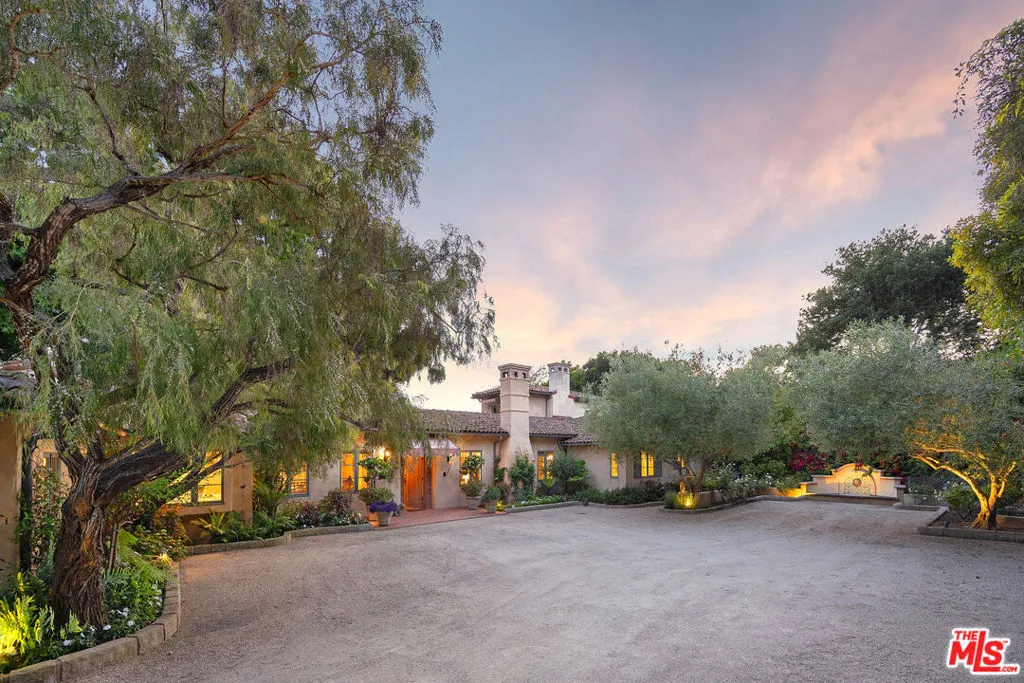 Santa Barbara, California 93108, United States, 5 Bedrooms Bedrooms, ,5 BathroomsBathrooms,Residential,Active,158655