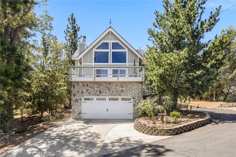 Photo of 1348 St Anton DR, Lake Arrowhead, CA 92352 (MLS # IG26187189)