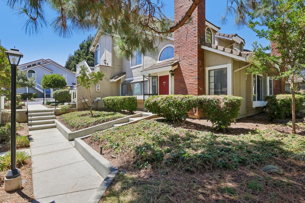 2843 Buena Knoll Court