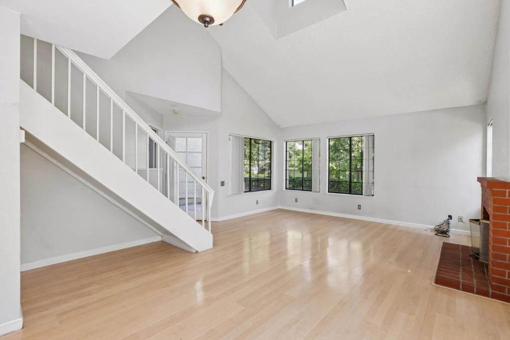 2843 Buena Knoll Court