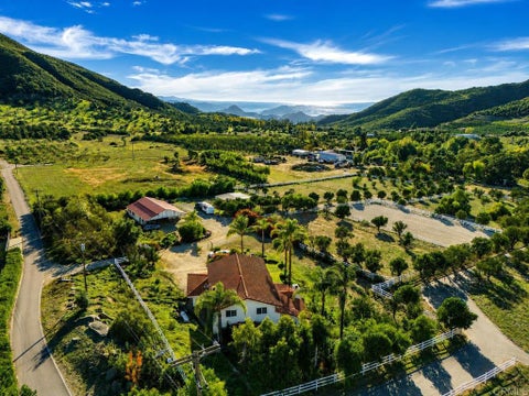 Photo of 334 Rainbow Crest Road, Fallbrook, CA 92028 (MLS # NDP2608282)