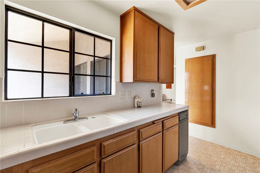 3510 Lake, Newport Beach CA 92663 - Photo 23