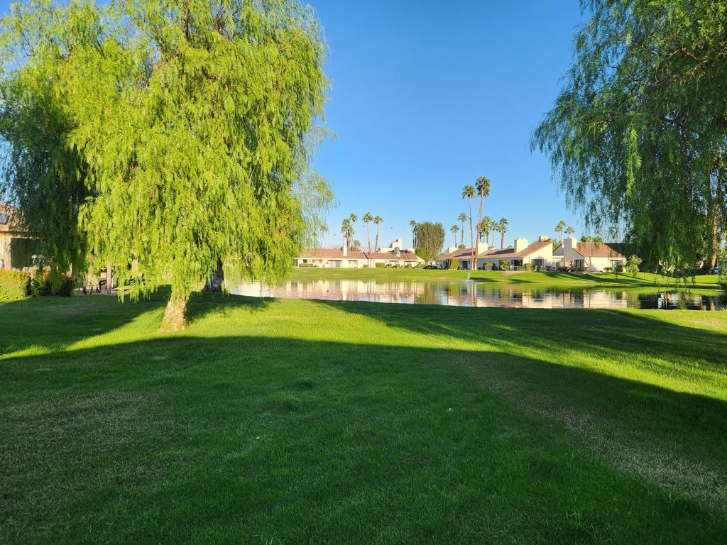 Mission Hills/Lake Front - Residential