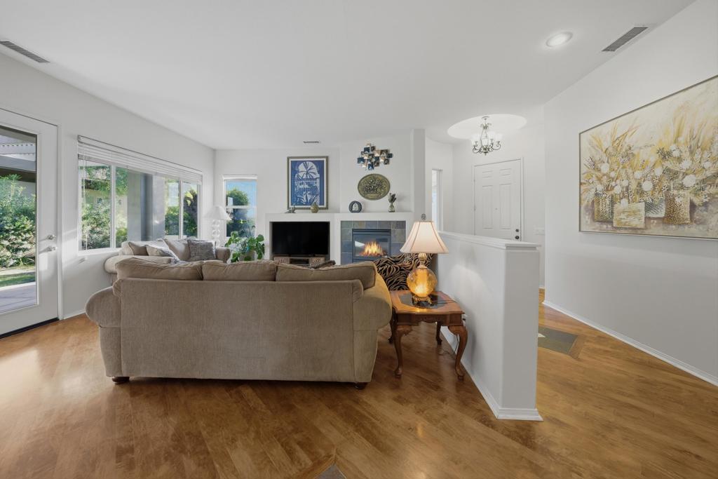 Mission Hills/Lake Front - Residential