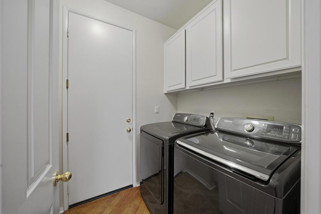 Mission Hills/Lake Front - Residential