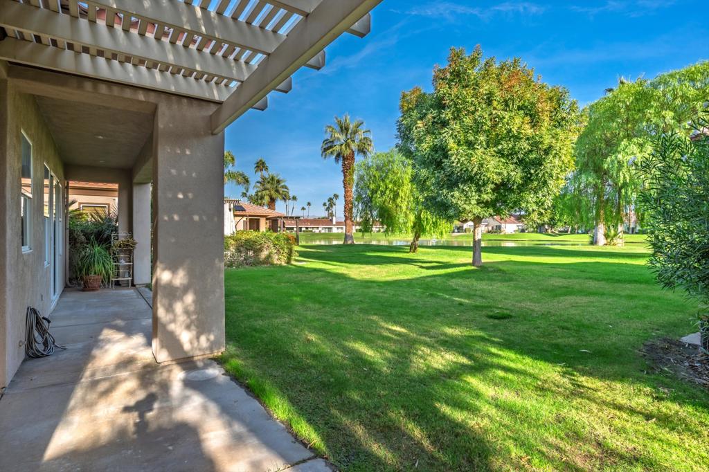 Mission Hills/Lake Front - Residential