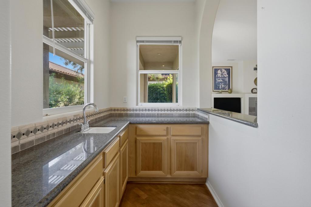 Mission Hills/Lake Front - Residential