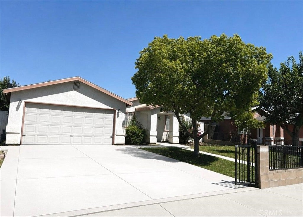 1850 Pepper Tree Close