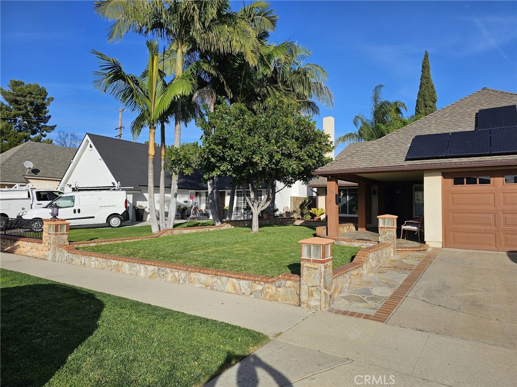 1748 N Oxford Street